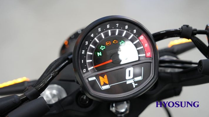 Những chi tiết nhỏ trên Hyosung GV350X