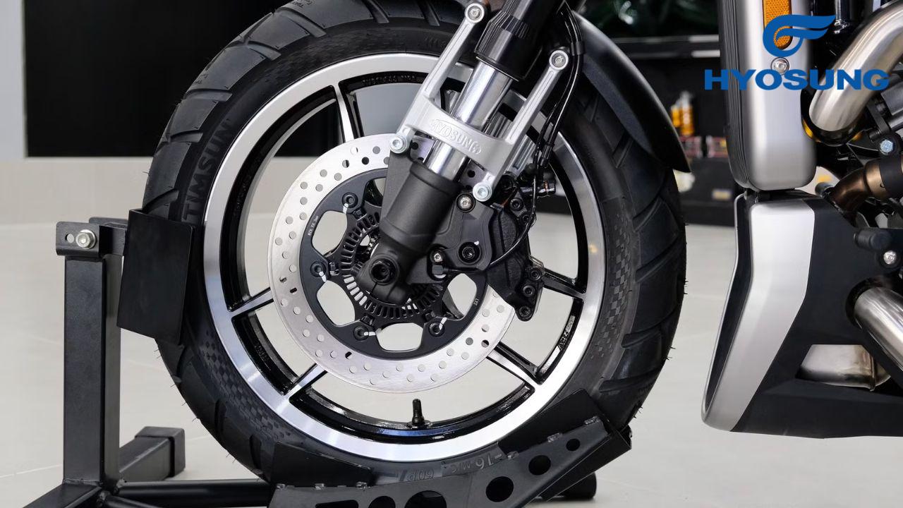 Hyosung GV350X